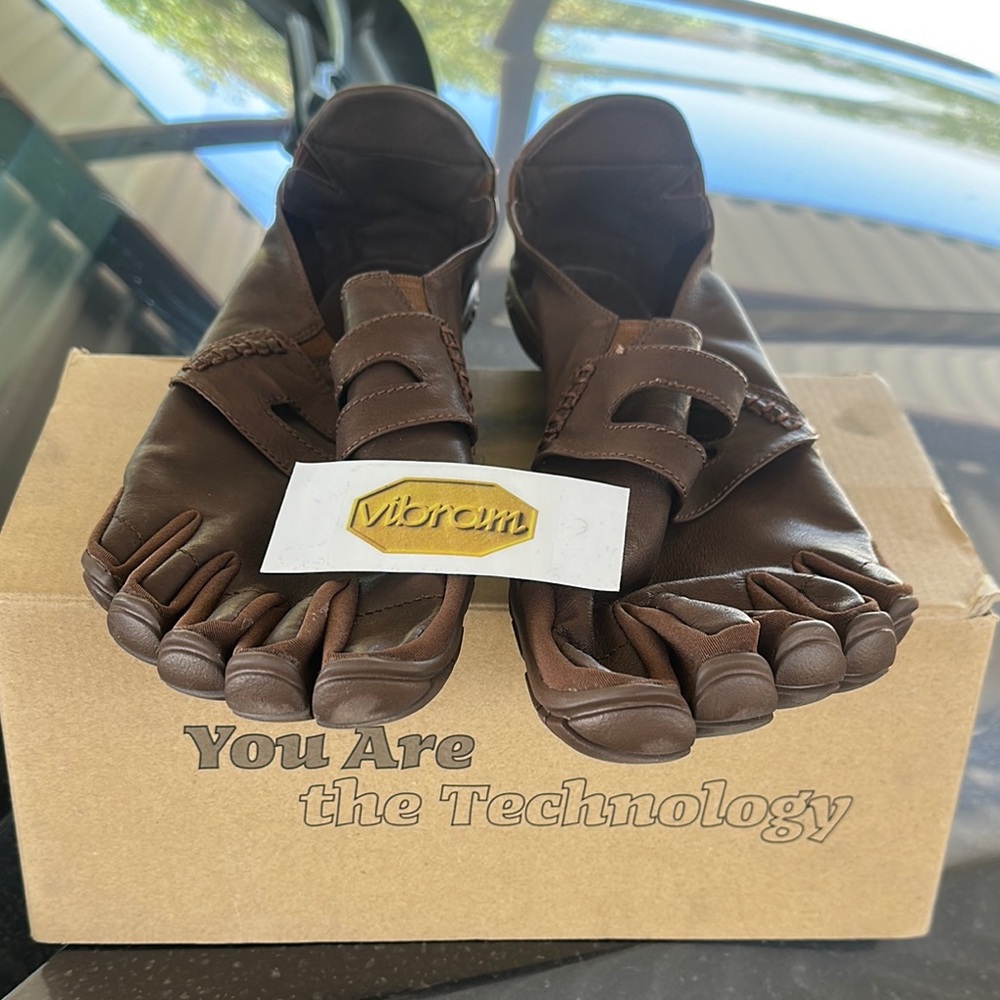 Vibram Men's Brown Toe Shoes